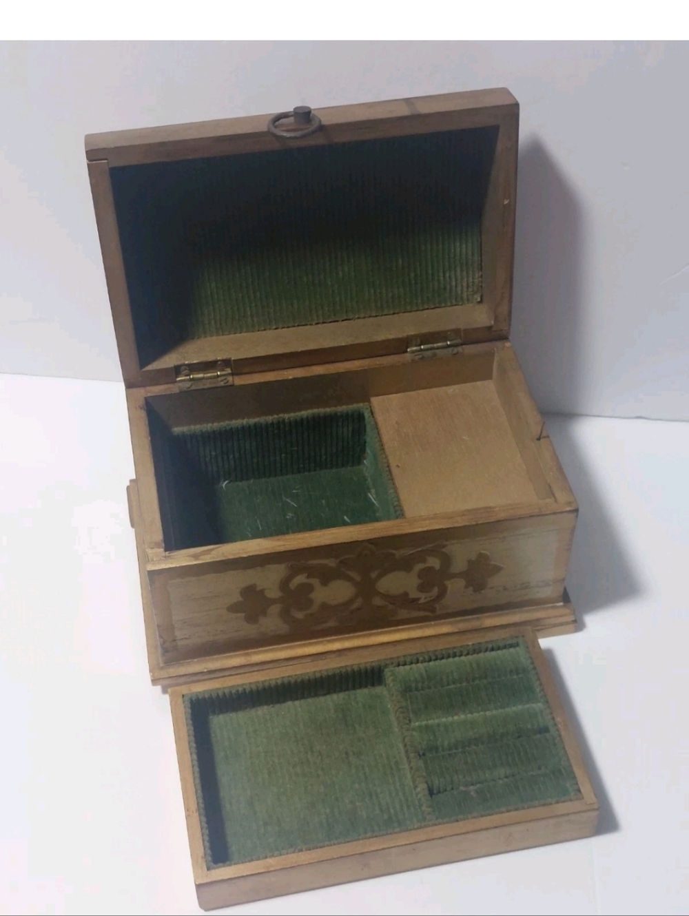 Vintage Decorative Wooden Jewelry Box with Painted Portrait - Green Interior - Picture 5 of 8